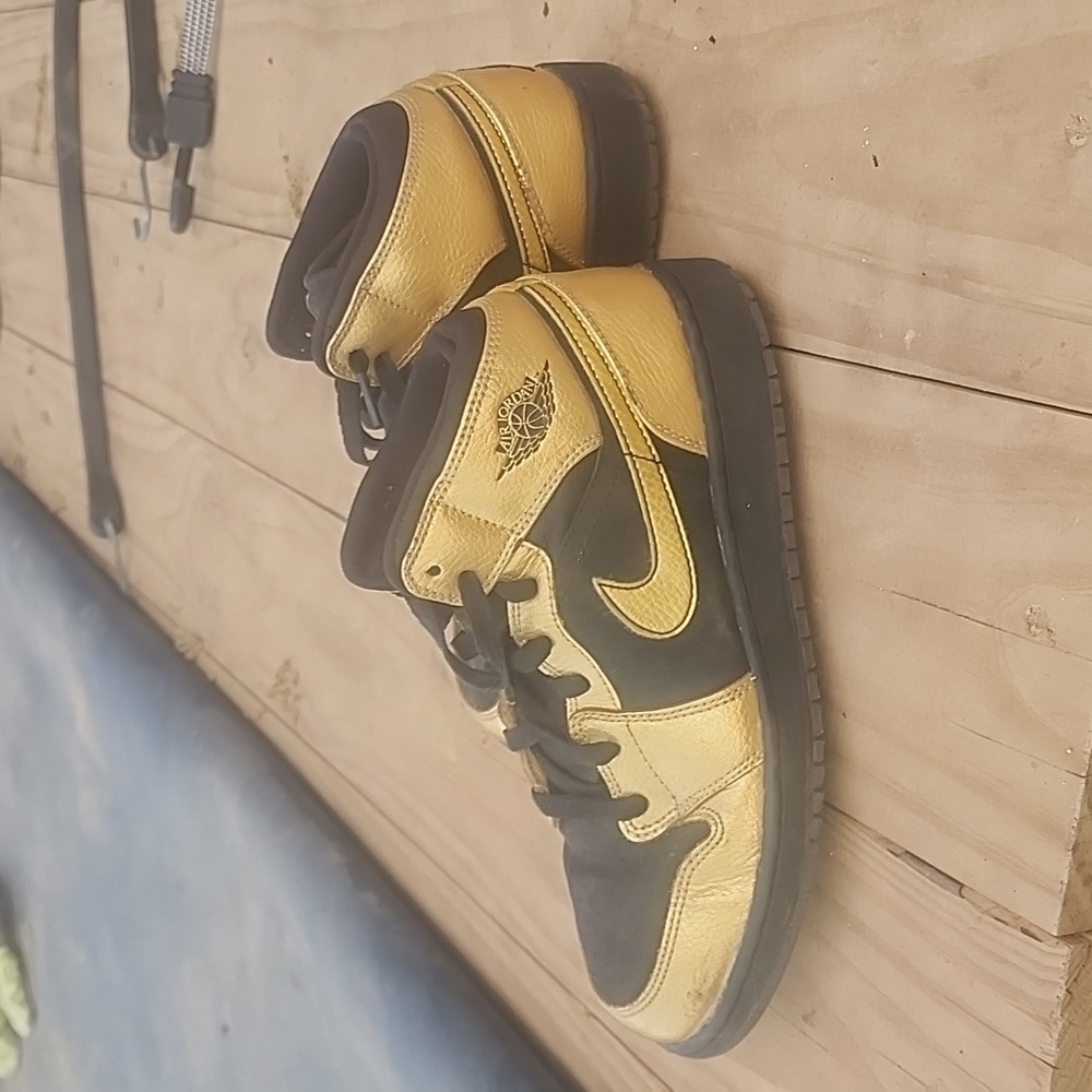 Jordan's size 6.5Y US, Gold and Black